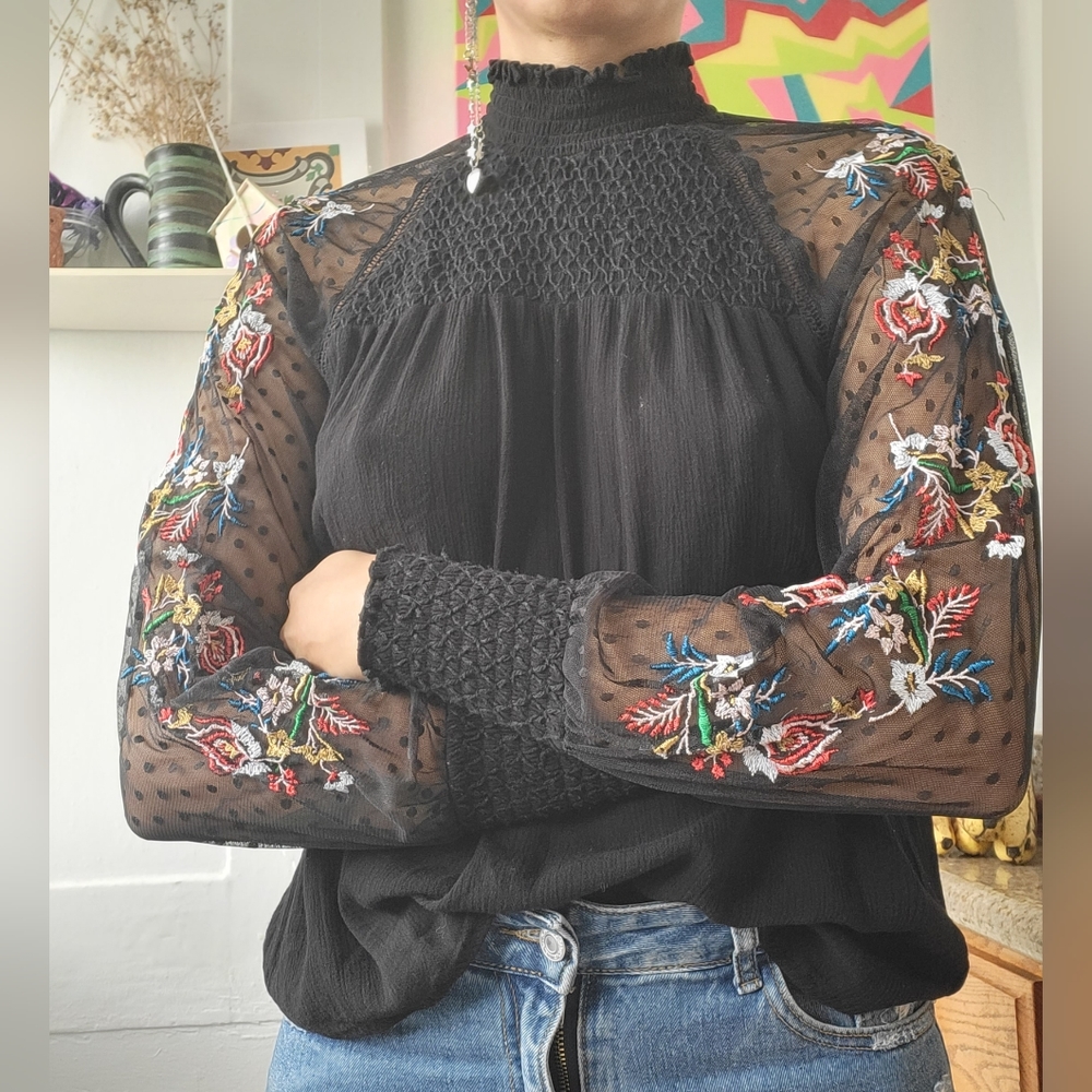 Embroidered Mesh Rayon Flowy Top Size Medium